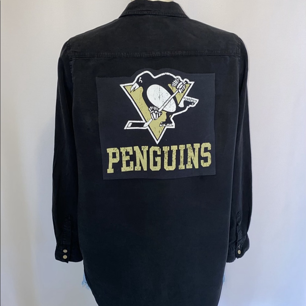 PITTSBURGH PENGUINS GRAPHIC BACK SHIRT